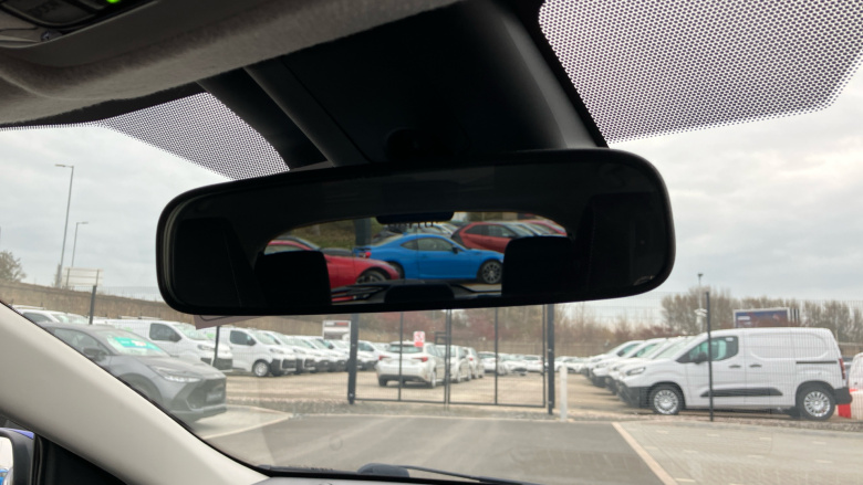 Toyota Yaris 1.5 Hybrid Design 5dr CVT Hybrid Hatchback